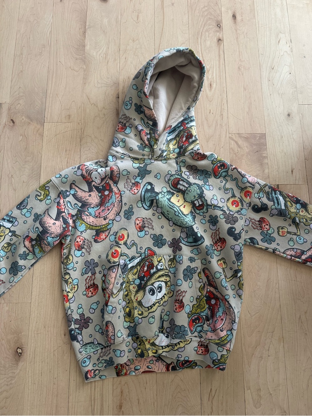 Kids size SpongeBob Hooded Sweatshirt in Beige with Multicolor Print H&M